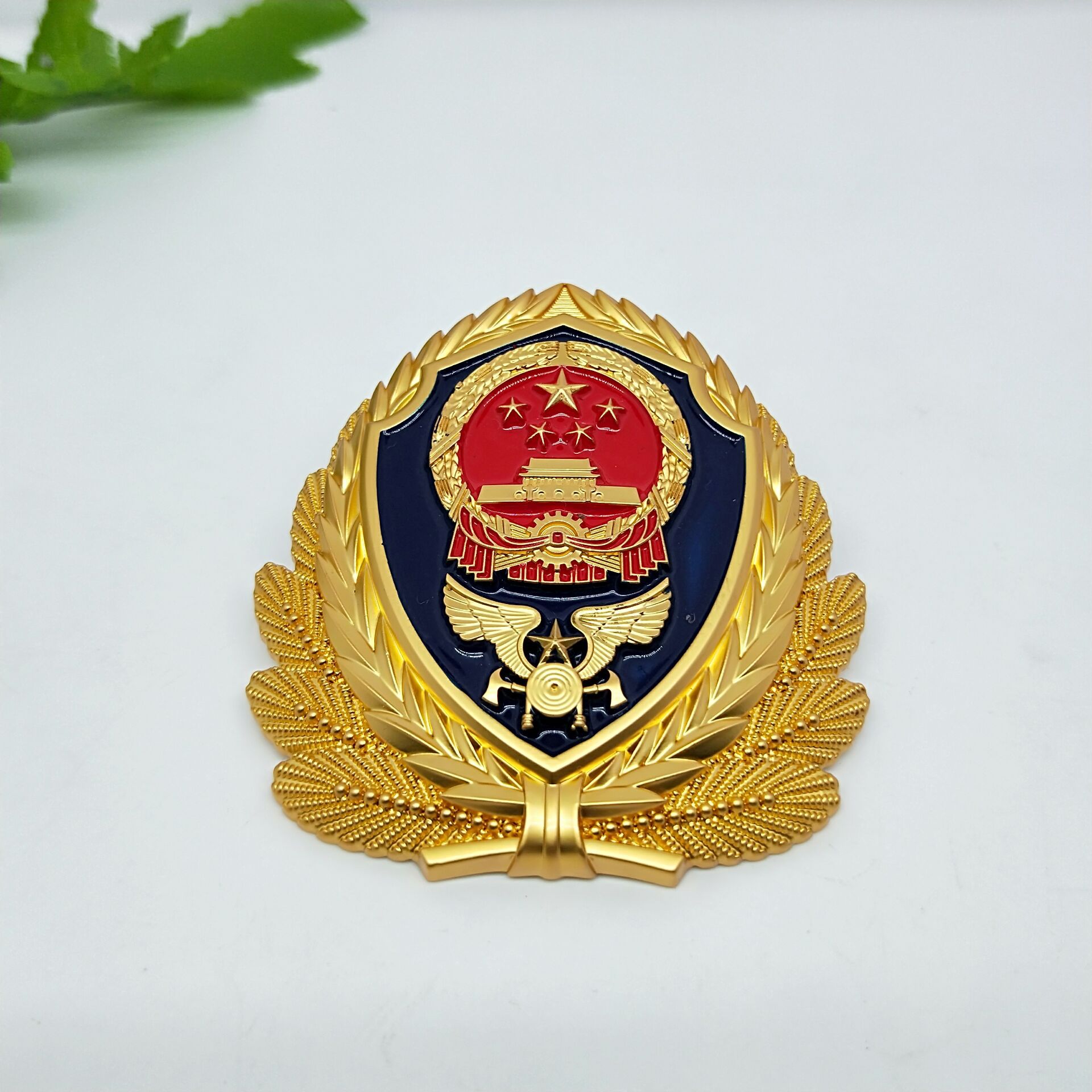 东莞六年工厂定制金属帽徽袖章纯铜冲压电镀哑光金烤漆画油工艺