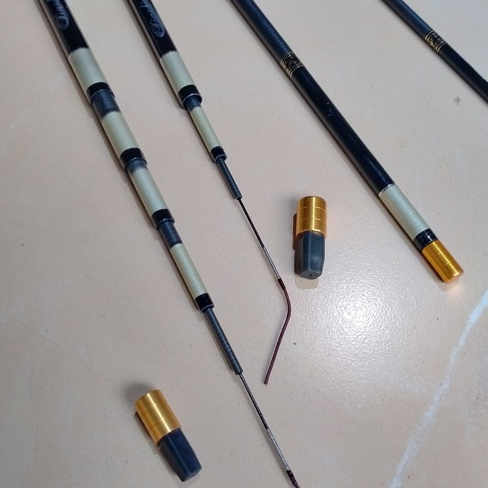 小玲珑鲫鱼杆37调碳素钓鱼竿台钓竿细身5米7软杆超轻超细4米8手竿