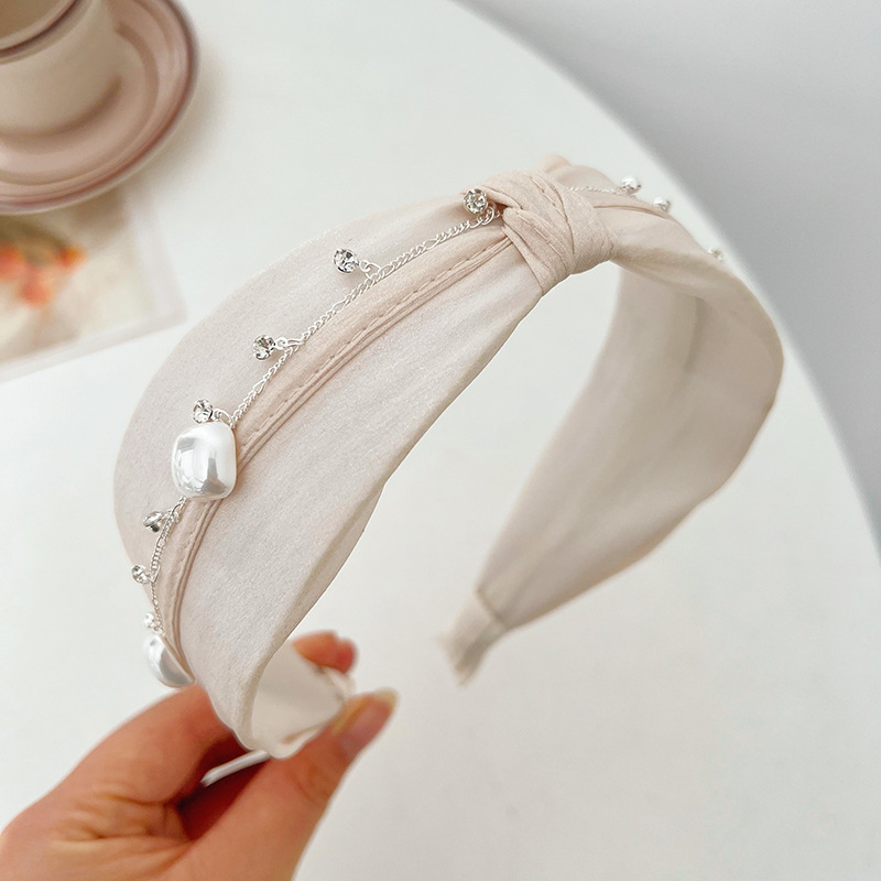 Hair Band Korean Bright Silk Pearl Knotted Hairband Simple Sweet Beautiful Headband Internet Celebrity Lady Joker Hair Accessories R606