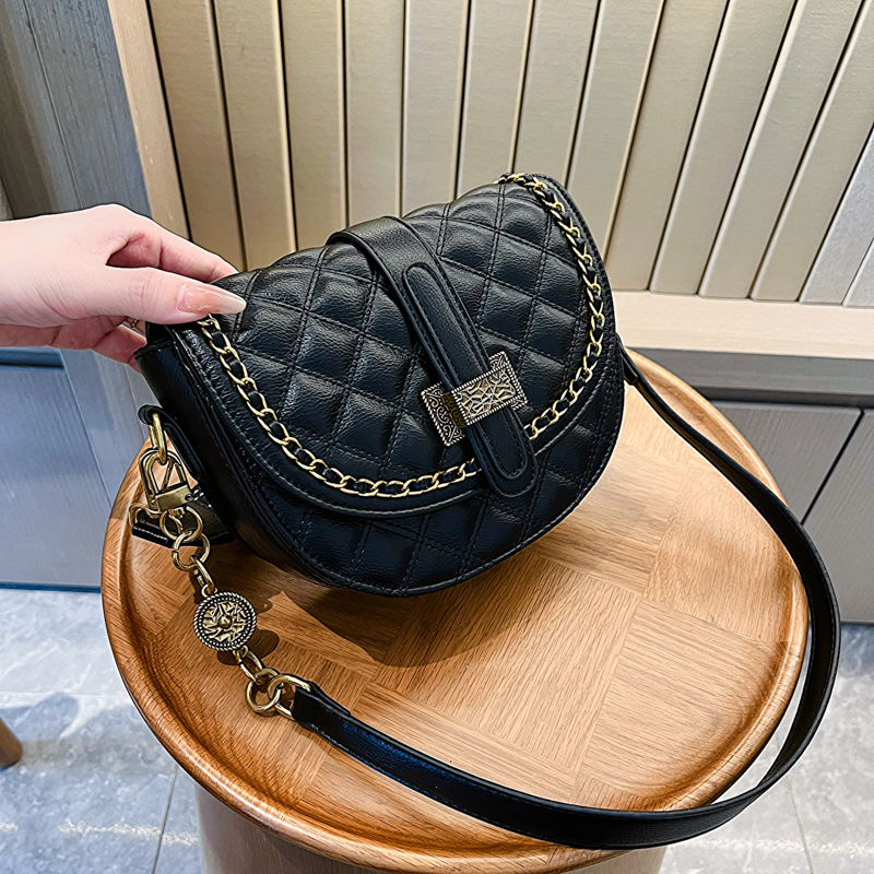 Simple Textured Western Style All-Matching Solid Color 2023 Spring and Summer New Trendy Fashion Special-Interest Rhombus Single Shoulder Crossbody Saddle Bag