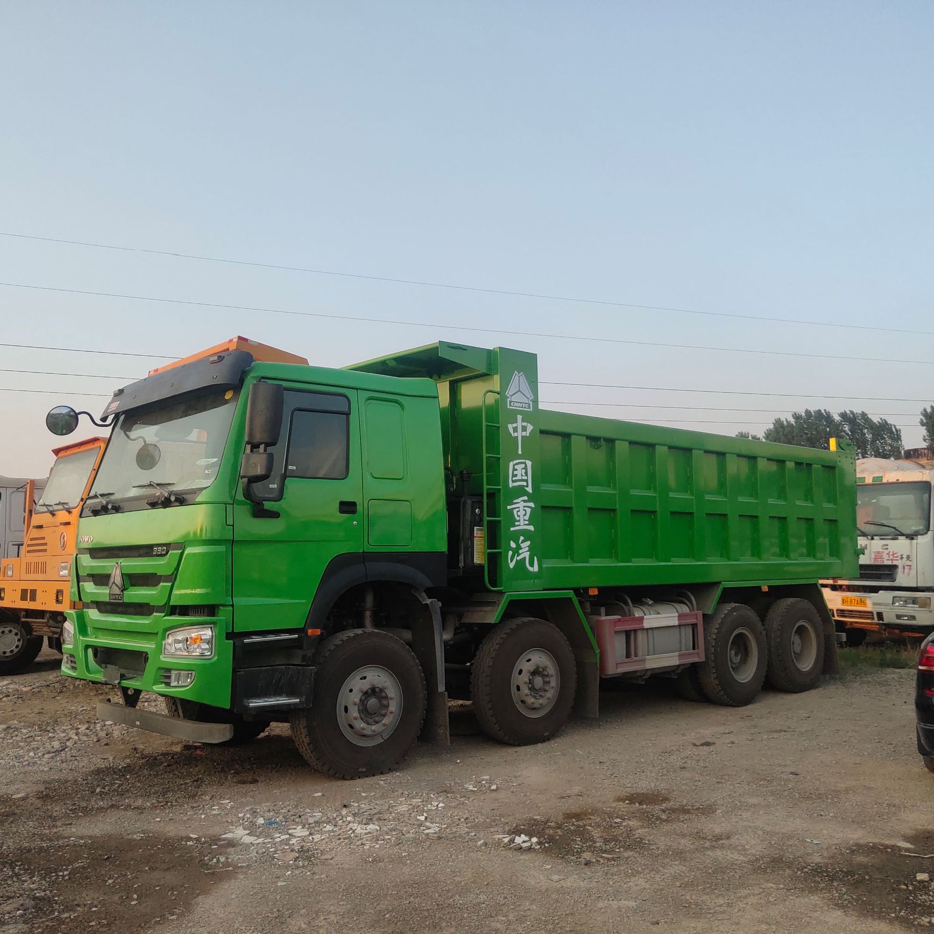 出售重汽371马力二手豪沃翻斗自卸车 后八轮自卸车国三机头