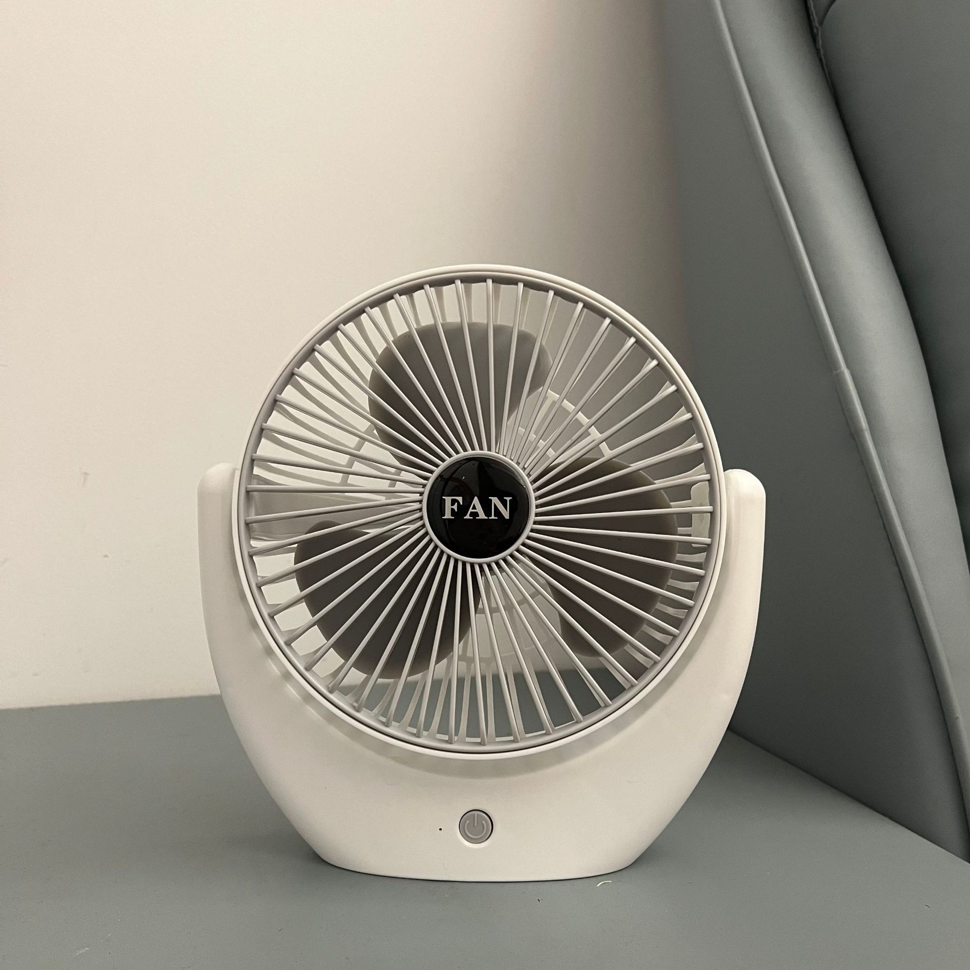 usb充电款6寸小风扇台式小型迷你手持便携家用宿舍大风力静音代发