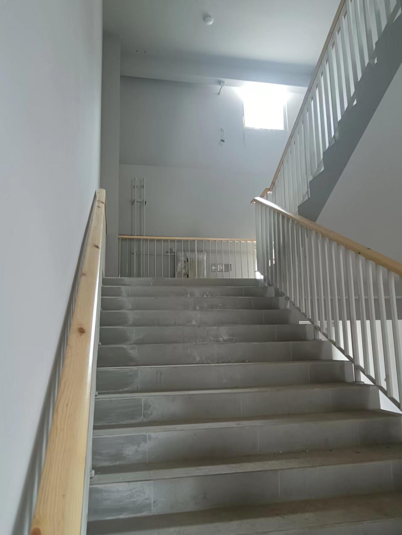 锌钢楼梯扶手 焊接铁艺 木扶手 颜色可选 欢迎咨询