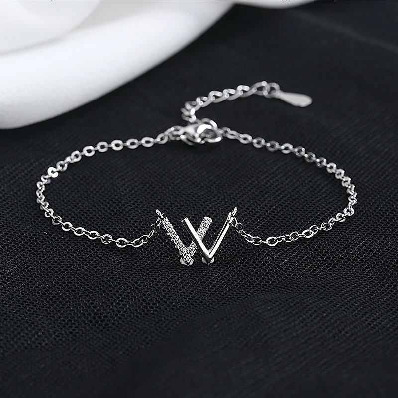 韩版设计双v字女款时尚清新学生森系闪钻王一博肖战w字母手链