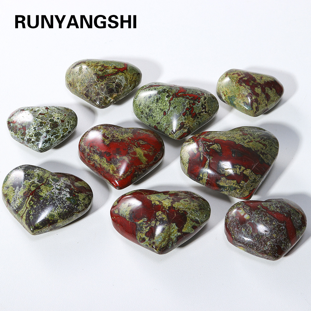 热销天然水晶龙血石爱心原石手工打磨抛光桌面装饰摆件厂家批发
