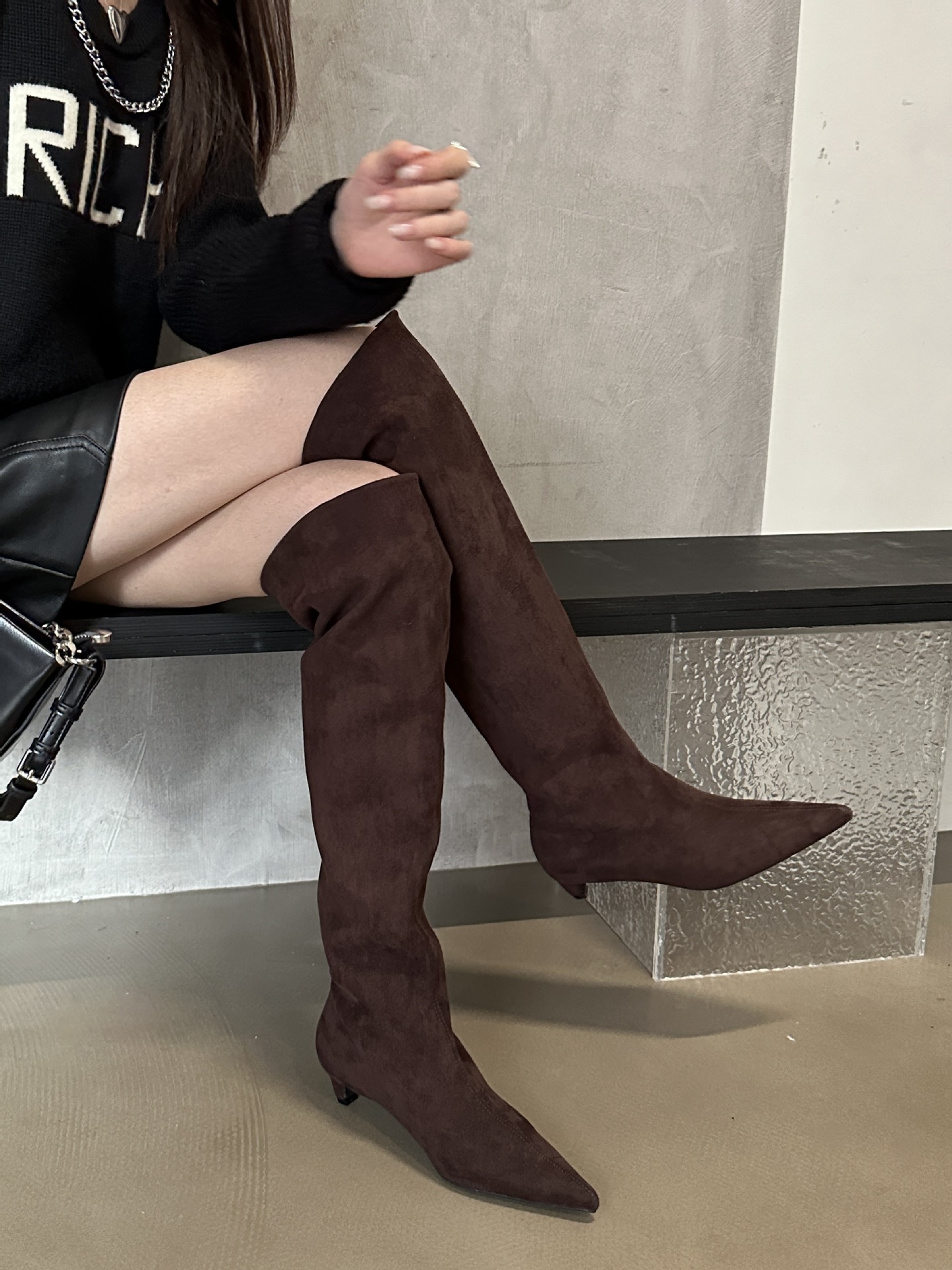 2023秋冬季新款女鞋时尚气质欧美风尖头细跟过膝瘦瘦靴-阿里巴巴