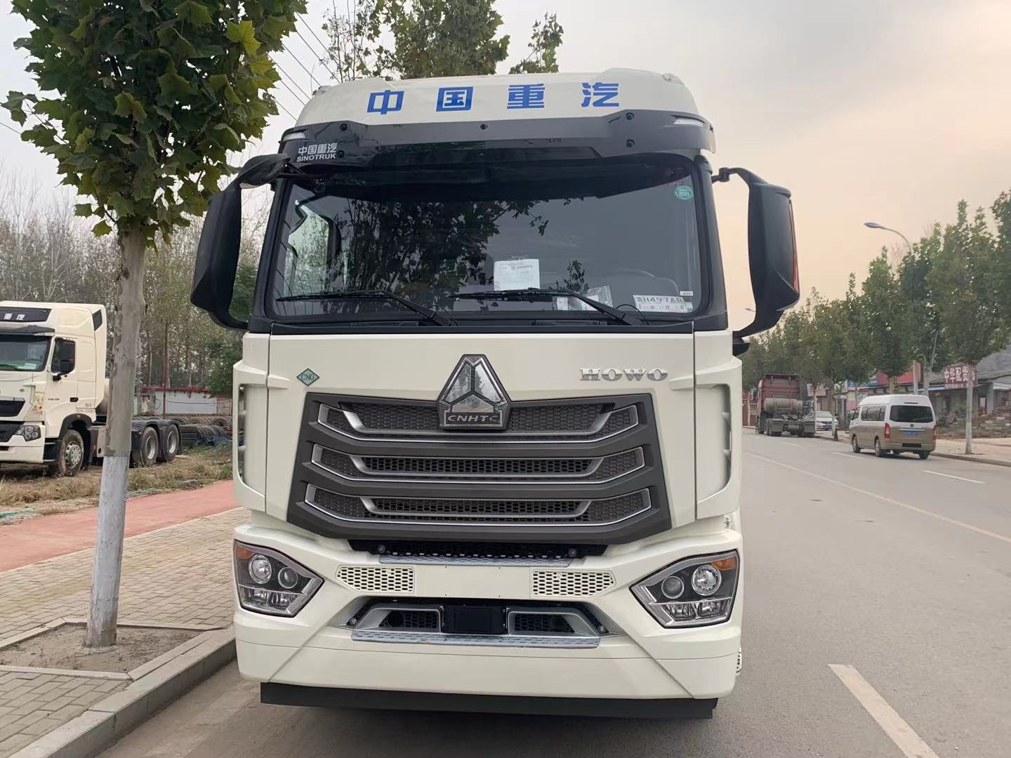 专卖出口howocng燃气牵引车豪沃天然气卡车64cng