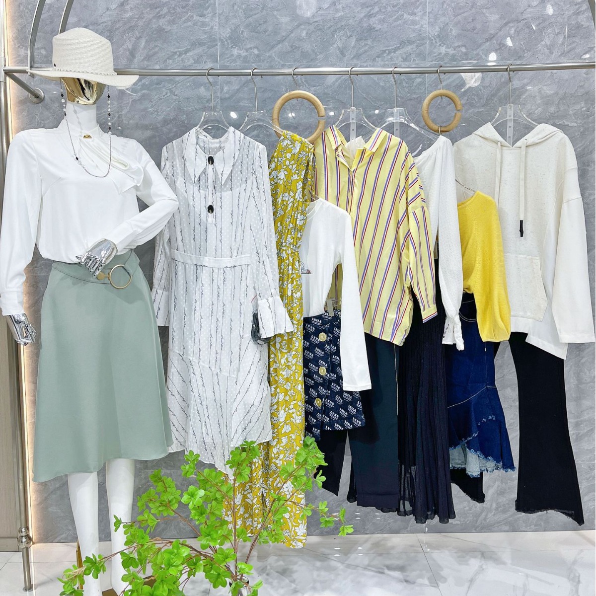 拉夏贝尔撤柜女装商场正品上海淑女装品牌折扣女装摆地摊货源清仓