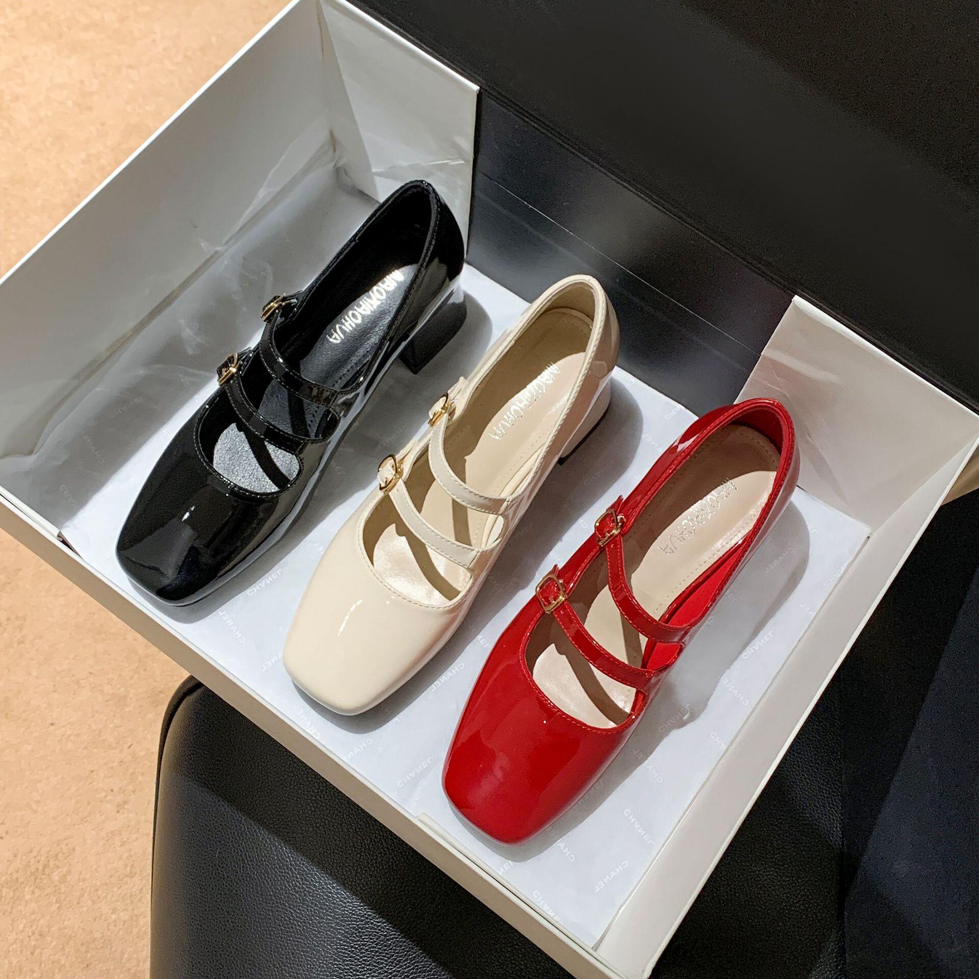 赫本鞋方头玛丽珍鞋婚鞋浅口一字带搭扣复古浅口中跟粗跟单鞋女