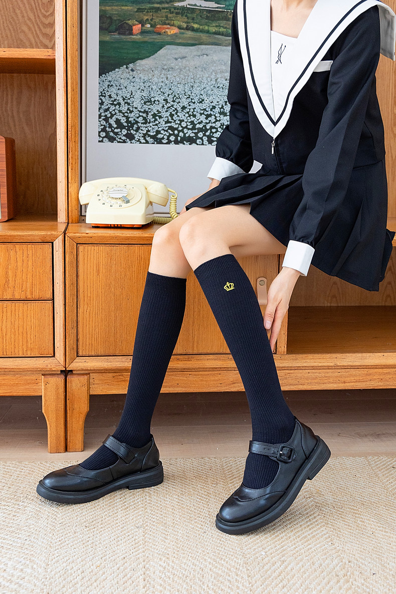 春秋精梳棉刺绣皇冠中筒袜女jk学生长筒及膝小腿袜日系ins学院风