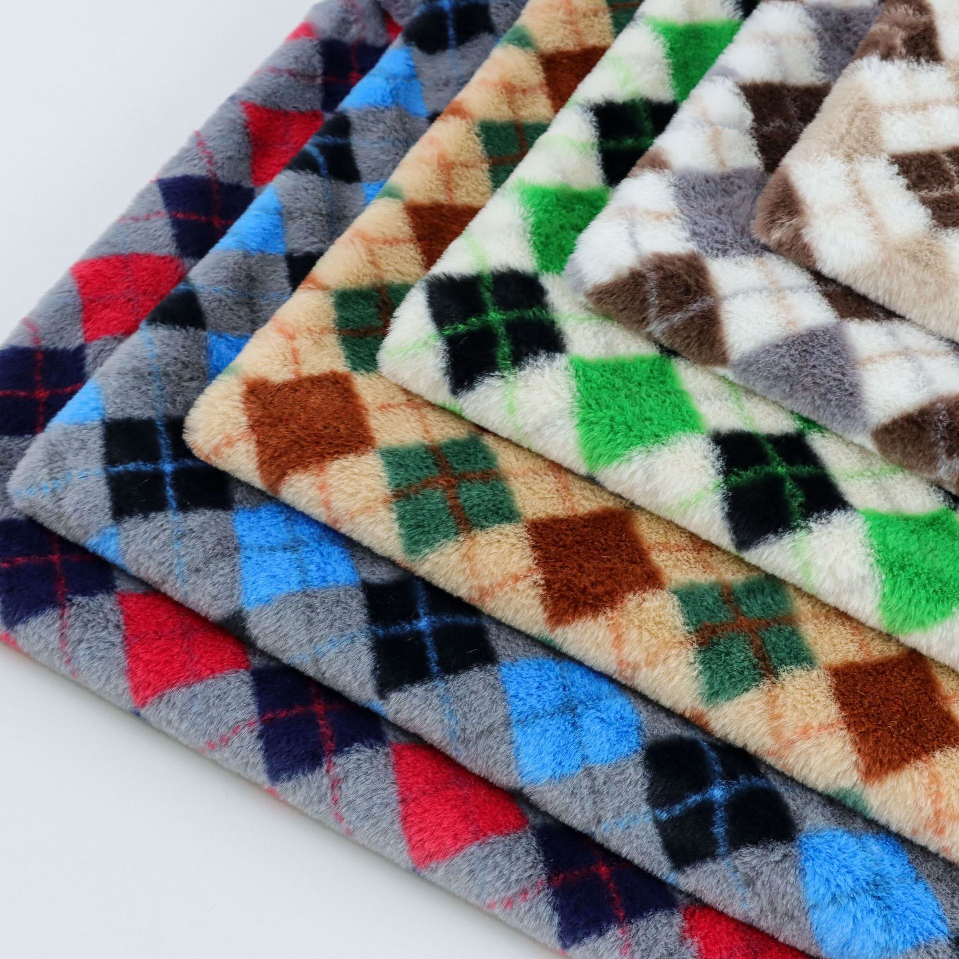 现货彩色菱形格印花小兔毛 羊羔绒 棋盘格pv绒 托卡服装鞋材