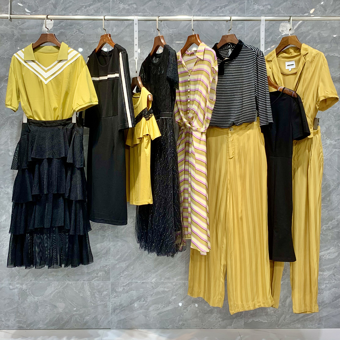 快时尚女装风笛2022夏季休闲品牌服装杭州品牌专卖店撤柜女装尾货