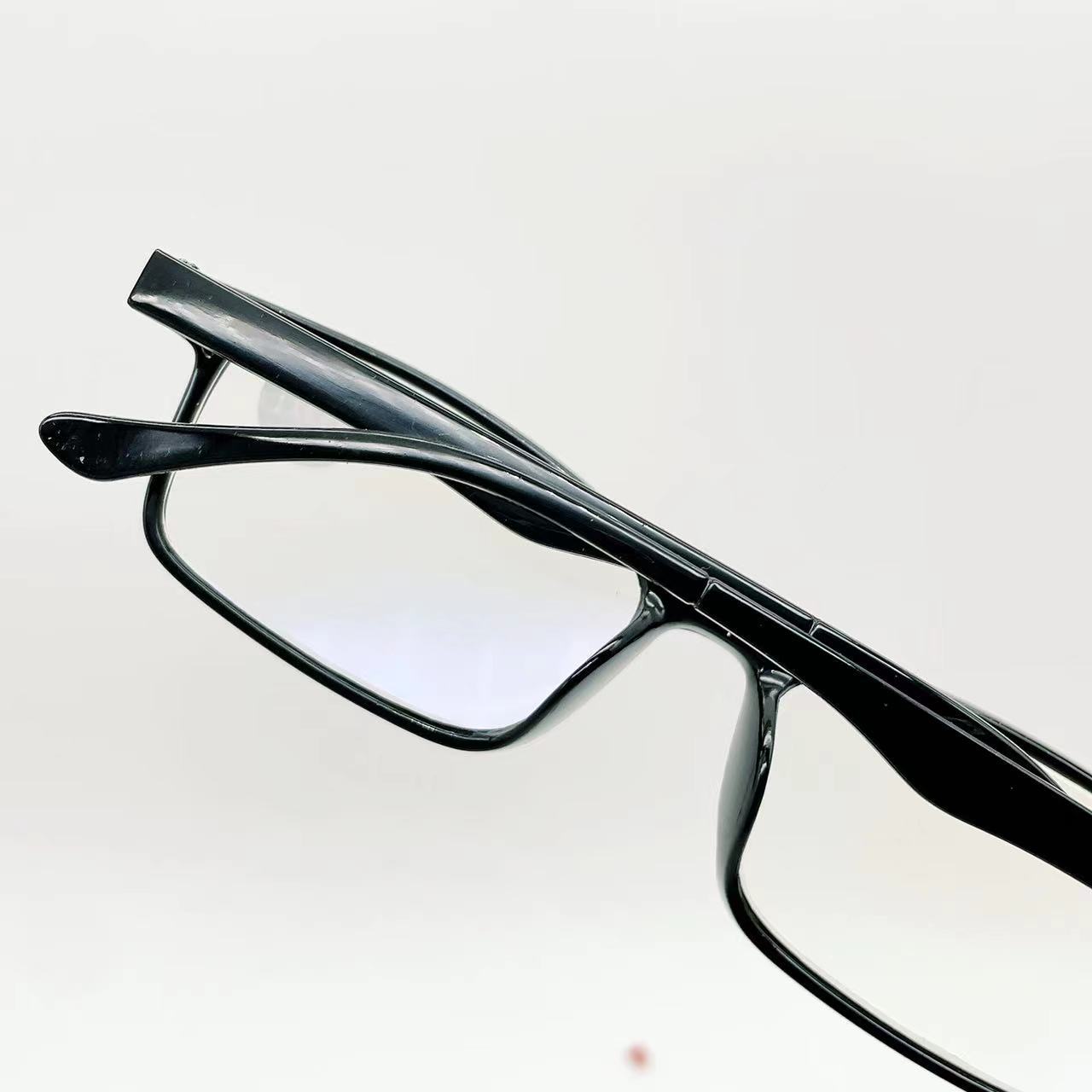 厂家直销普通款tr90防蓝光老花镜中老年老花眼镜便宜摆展眼镜