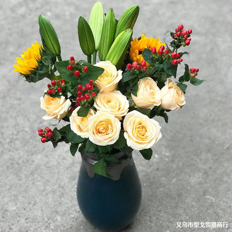 鲜花云南直发批玫瑰花向日葵百合花束家用水养鲜切插花卉-阿里巴巴
