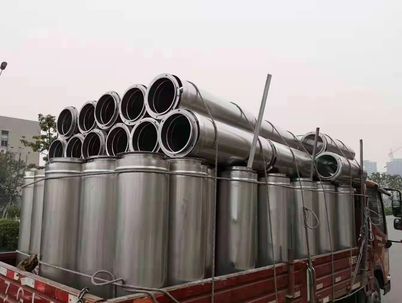 厂家供应不锈钢保温烟囱双层烟囱除尘排风排烟耐高温矩形双层烟囱