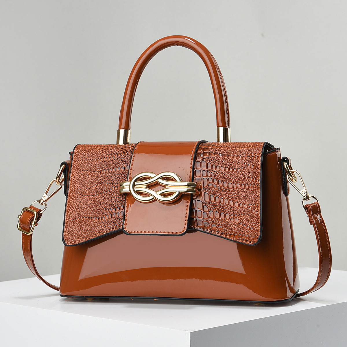 High-Grade Niche Bag for Women 2023 New Trendy Fashion Shoulder Handbag Messenger Bag Texture Fashionable Small Square Bag