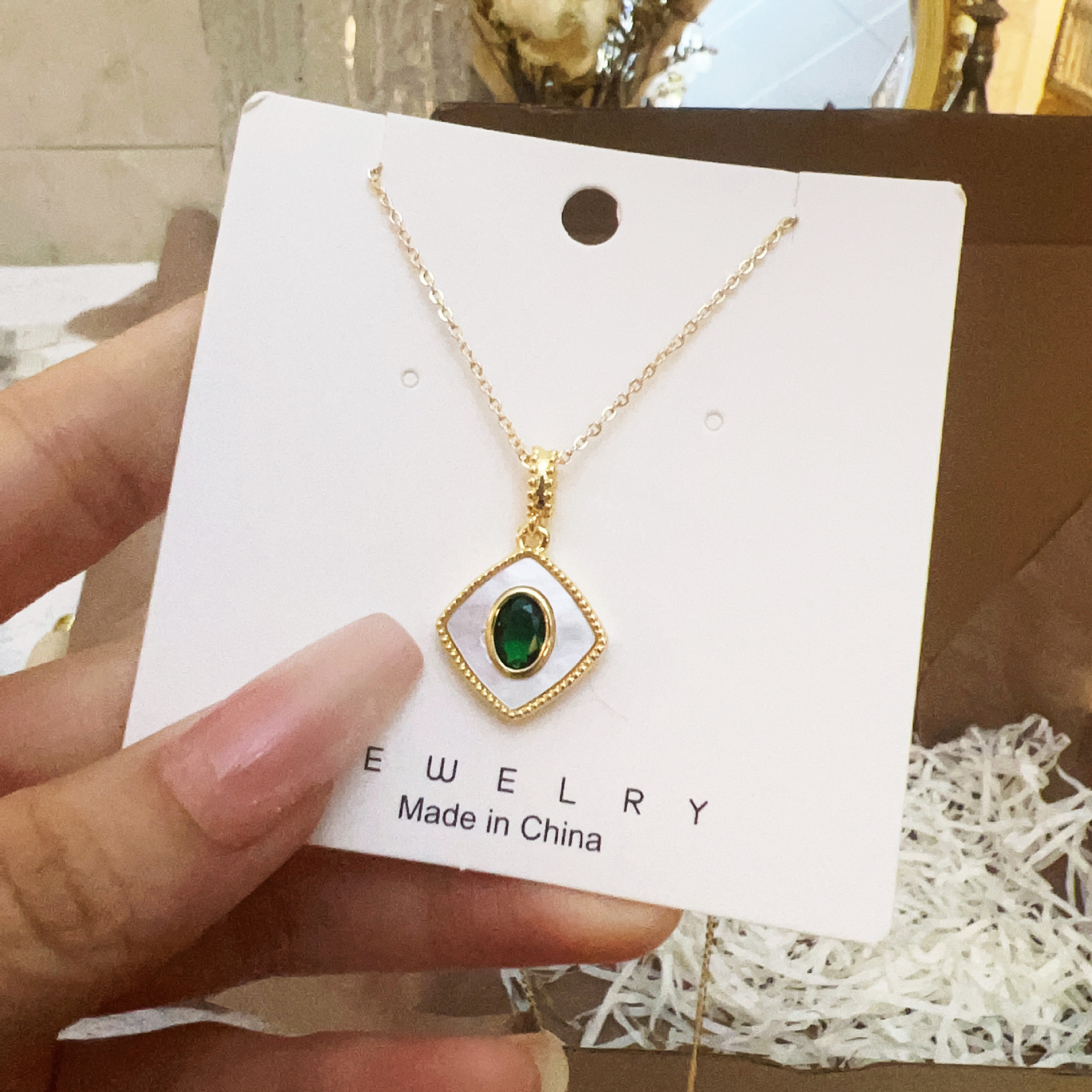 Original Sea Shell Pendant Shell Emerald Pendant Lady Light Luxury Necklace Necklace DIY Accessories for Girlfriend Ins Style