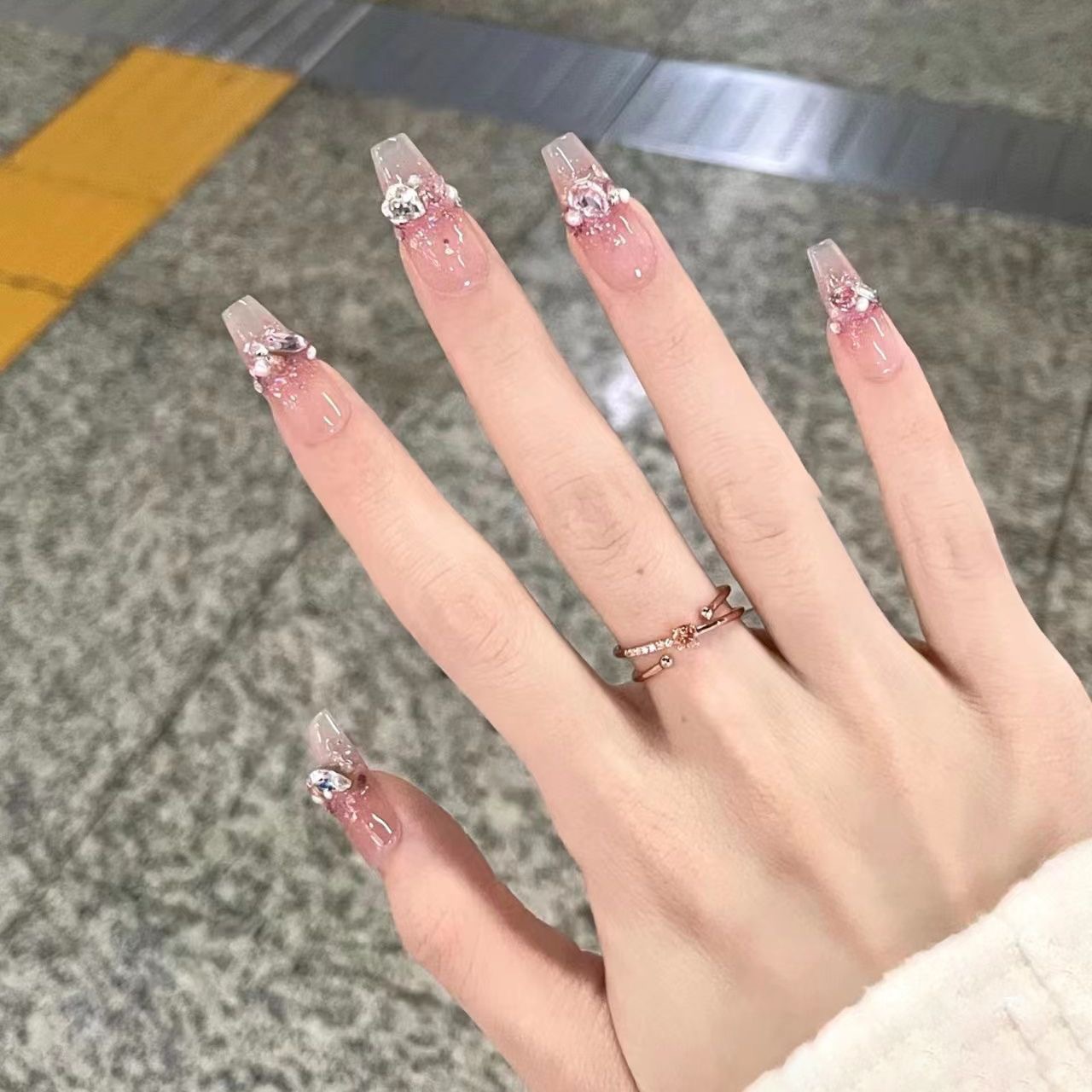 【纯手工穿戴甲】新款四季轻奢爆闪满钻亮片腮红小红书爆款指甲贴