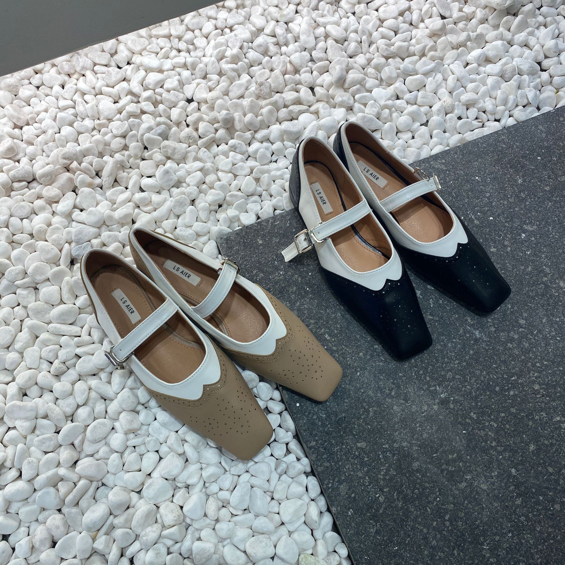 2023年新款复古雕花方头低跟一字带扣拼色平底浅口单鞋玛丽珍女鞋