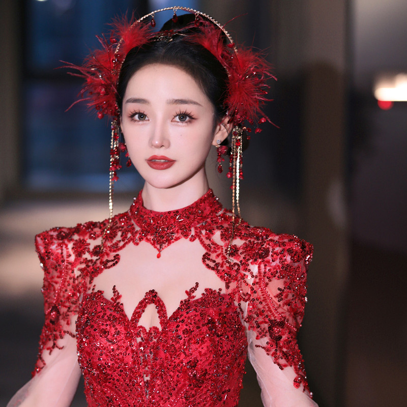 新中式红色羽毛梦幻串珠女冠新娘头饰敬酒服发箍影楼礼服新款配饰