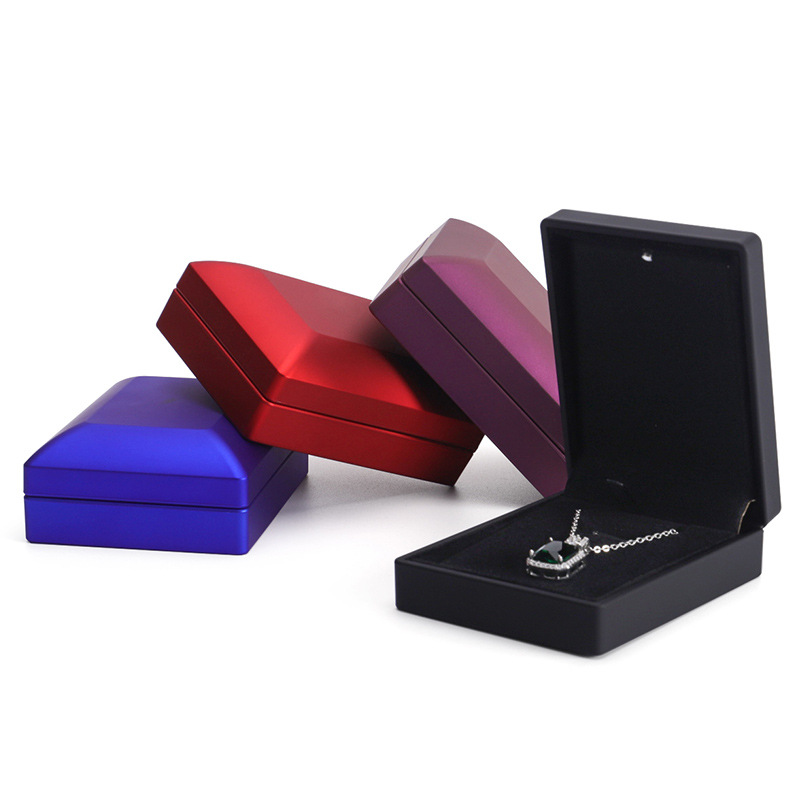 High-End Jewelry Box Led with Light Ring Box Diamond Ring Pendant Necklace Long Chain Box with Light