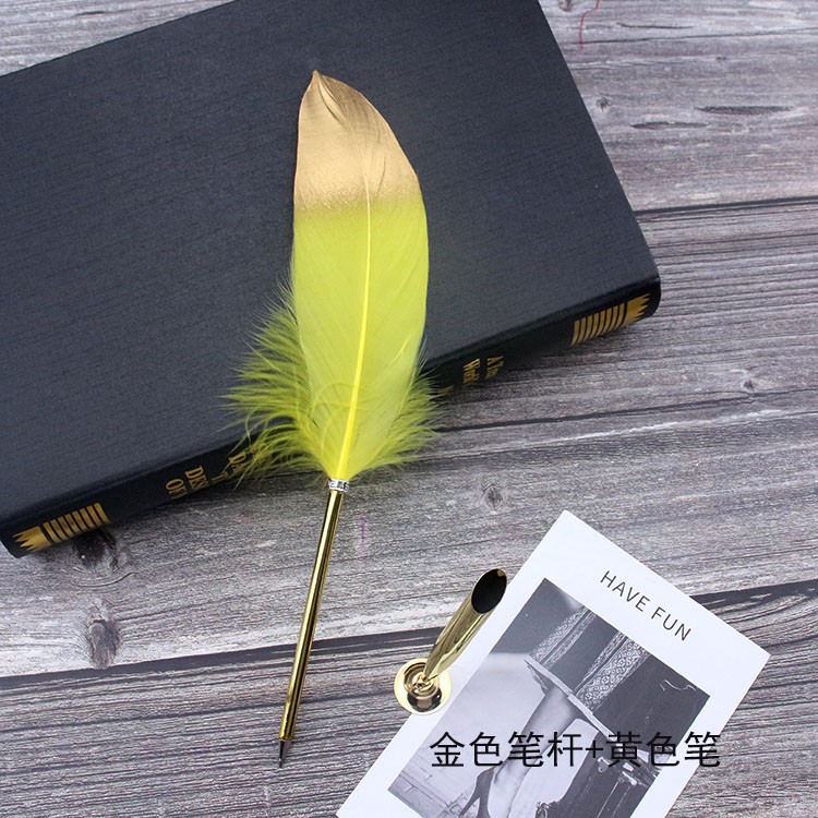 品名: 金杆珠子-欧式复古羽毛笔 笔芯:黑色圆珠笔 尺寸:28厘米左右