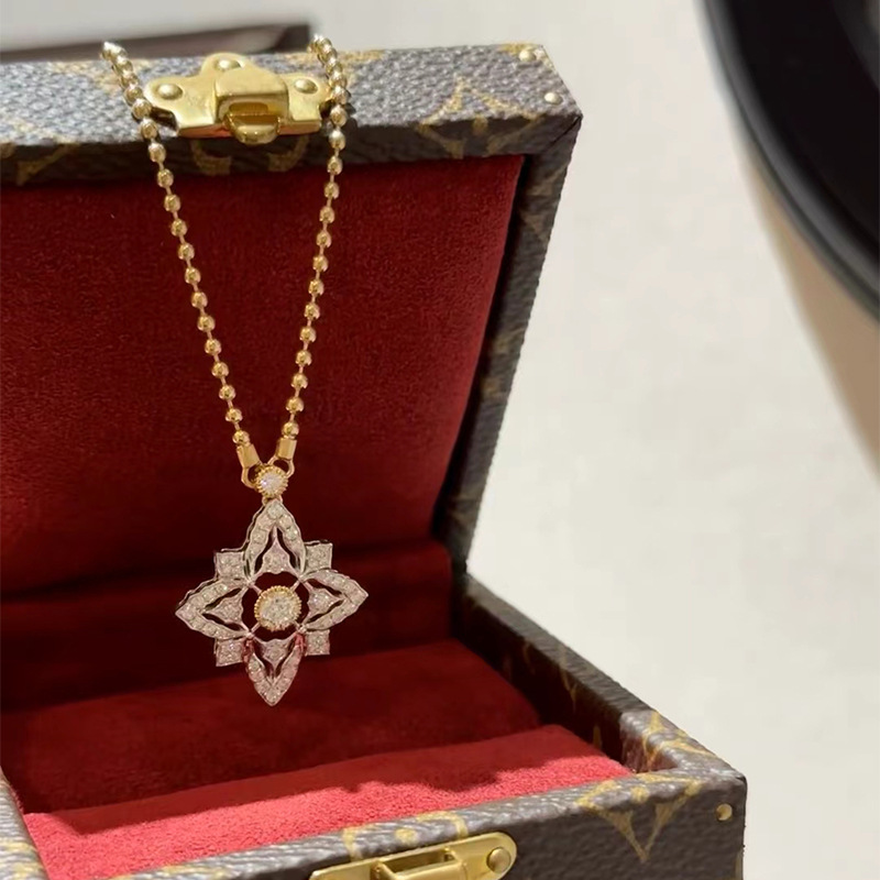 辉之翼珠宝新款s925银法式轻奢布切拉提四叶草双面佩戴项链可调节