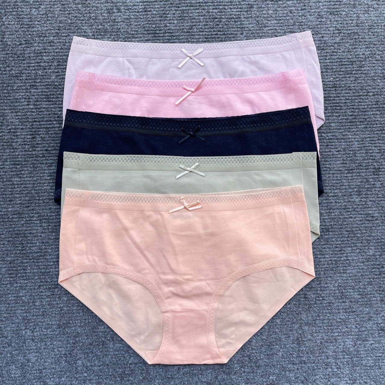 一片式无痕内裤女纯棉中腰抗菌性感女士内裤加大码女三角裤批发