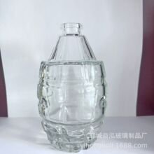 供应晶白料玻璃手雷瓶型酒瓶500ML白酒瓶可装劲酒黄酒来样dingzhi