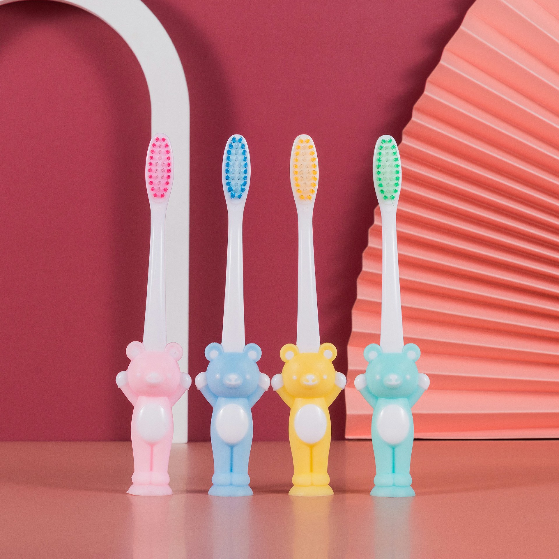 4色卡通小熊牙刷 手动儿童牙刷注胶软毛宝宝牙刷1-2-3-5-6岁 现货
