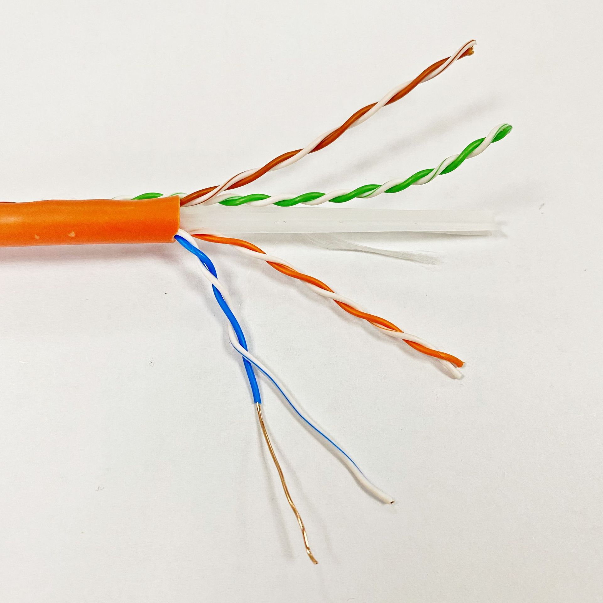 六类非屏蔽网线无氧铜8芯057纯铜utpcat6高阻燃低烟无卤工程线