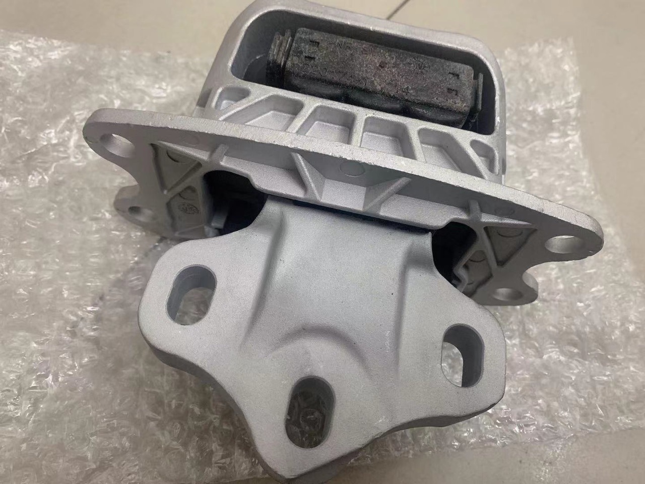 适用宝马mini迷你f39f40f44f48f49f56波箱机脚胶22316853453-阿里巴巴