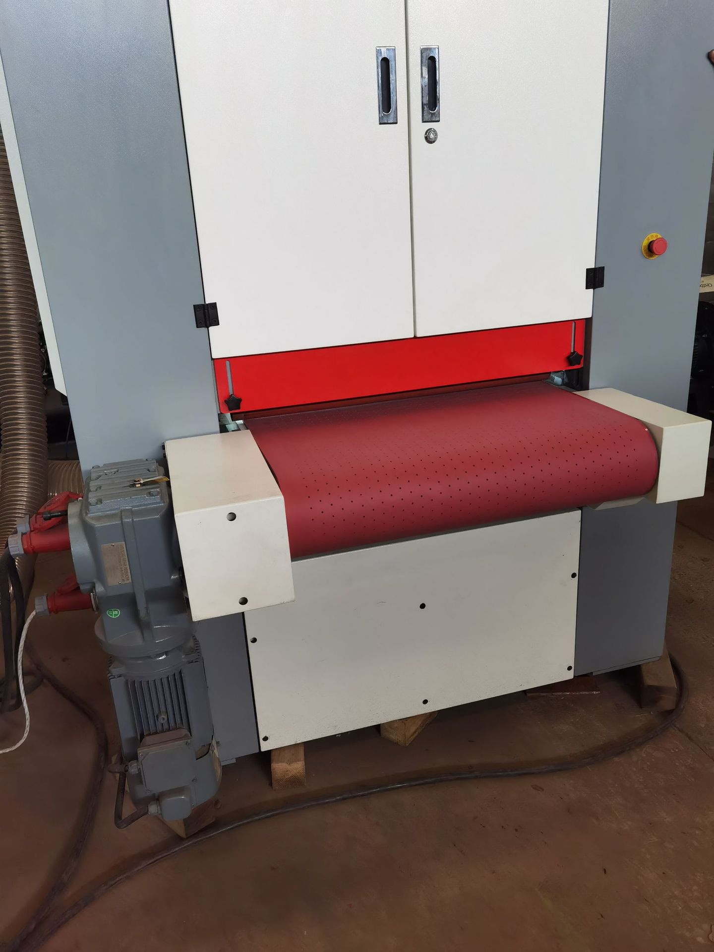 激光切割件去毛刺机