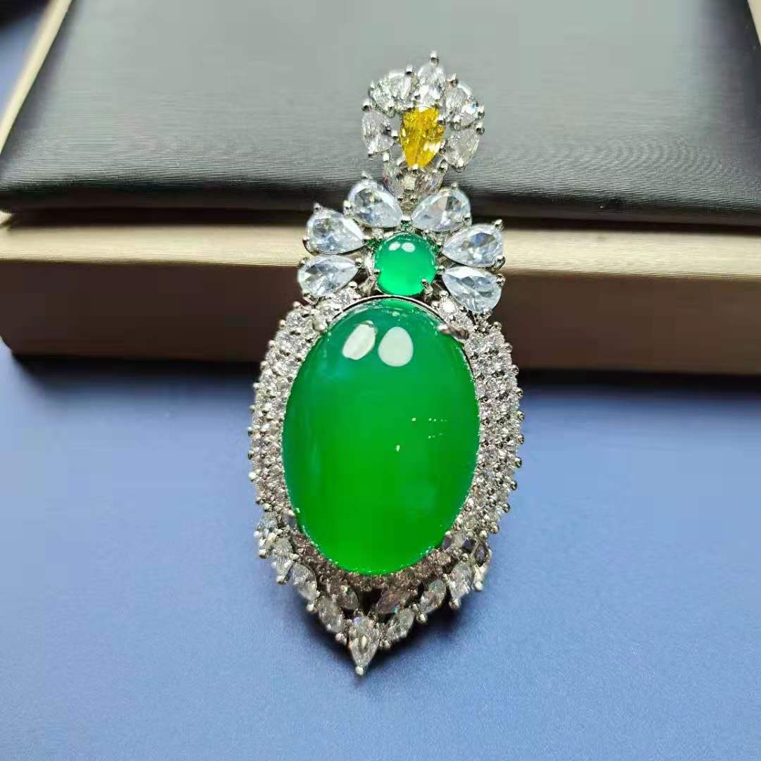 s925银镶嵌高冰玉髓满绿翡翠色玉石蛋面玛瑙吊坠玉髓挂件项链