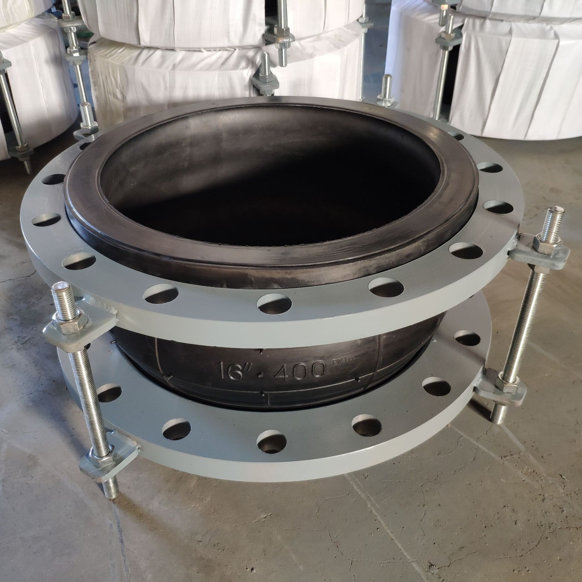 厂家供应可曲挠橡胶补偿器 限位拉杆橡胶软连接 法兰橡胶软接头