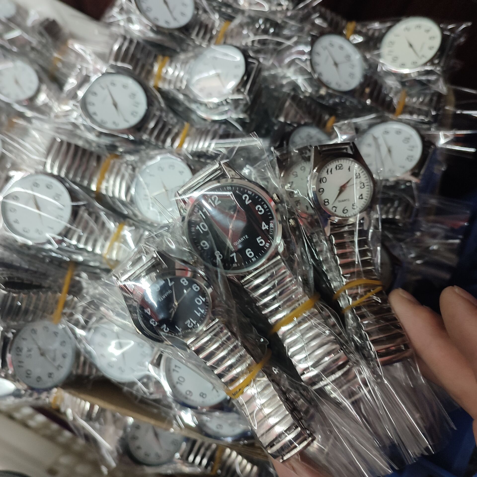 义乌10元店货源数字老人手表老人表 中老年人学生表 男表女表批发