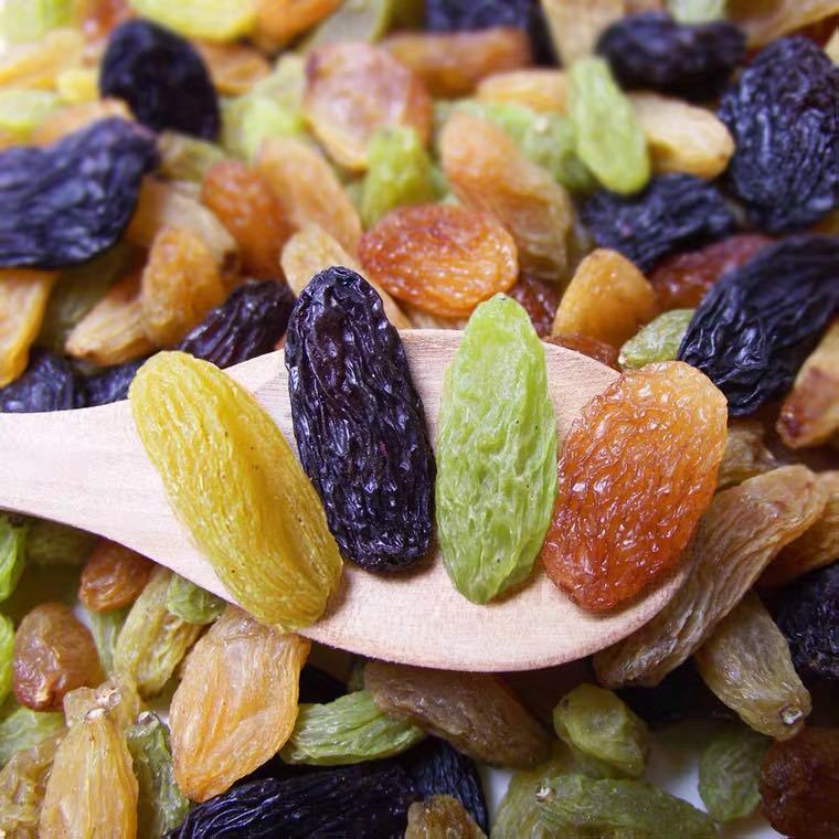 新疆四色葡萄干500g大颗粒无核绿葡萄干黑加仑多彩红提干散装批发