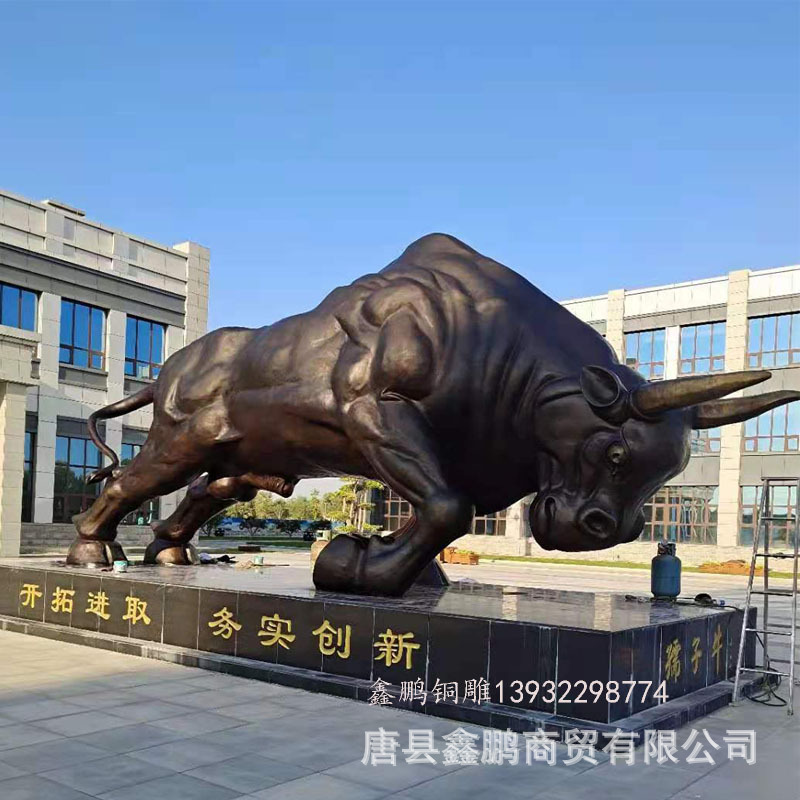 制品的厂家,主营;铜佛像,铜钟,铜鼎,铜香炉,铜大缸,铜浮雕,人物雕塑