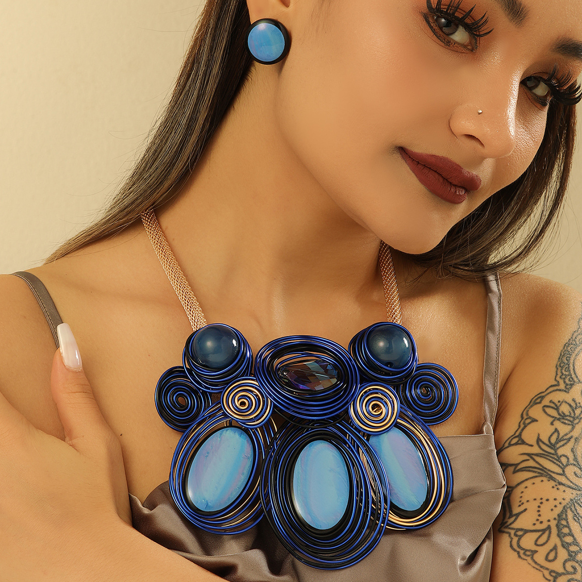 European and American Style Baroque Necklace Handmade Resin Aluminum Wire Flower Shape Necklace and Earrings Suite Cross-Border Necklace