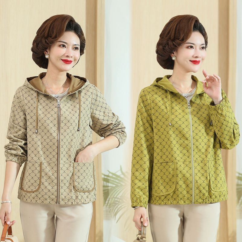妈妈风衣春秋2024新款洋气中老年衣服连帽外套中年女装秋装夹克