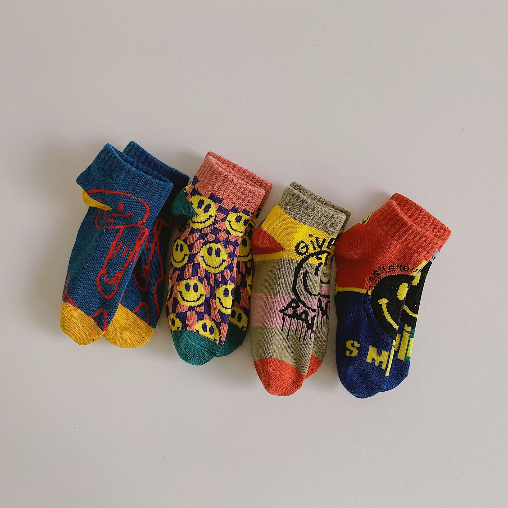 春夏新款涂鸦笑脸儿童短袜 ins风时尚透气可爱潮童棉袜子