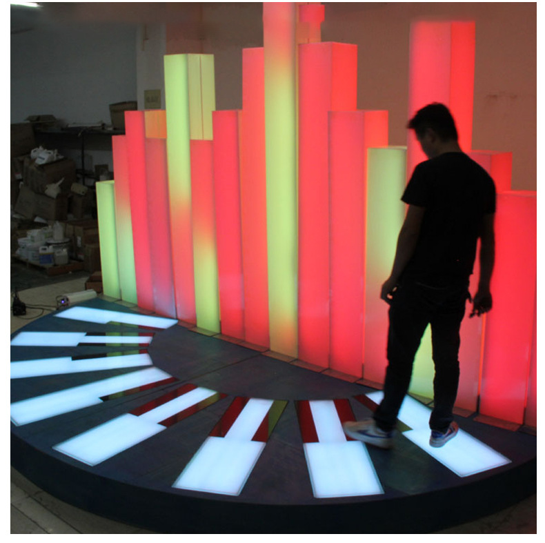 互动钢琴感应脚踩发光灯柱套装新年串灯浪漫网红景观灯柱装置批发