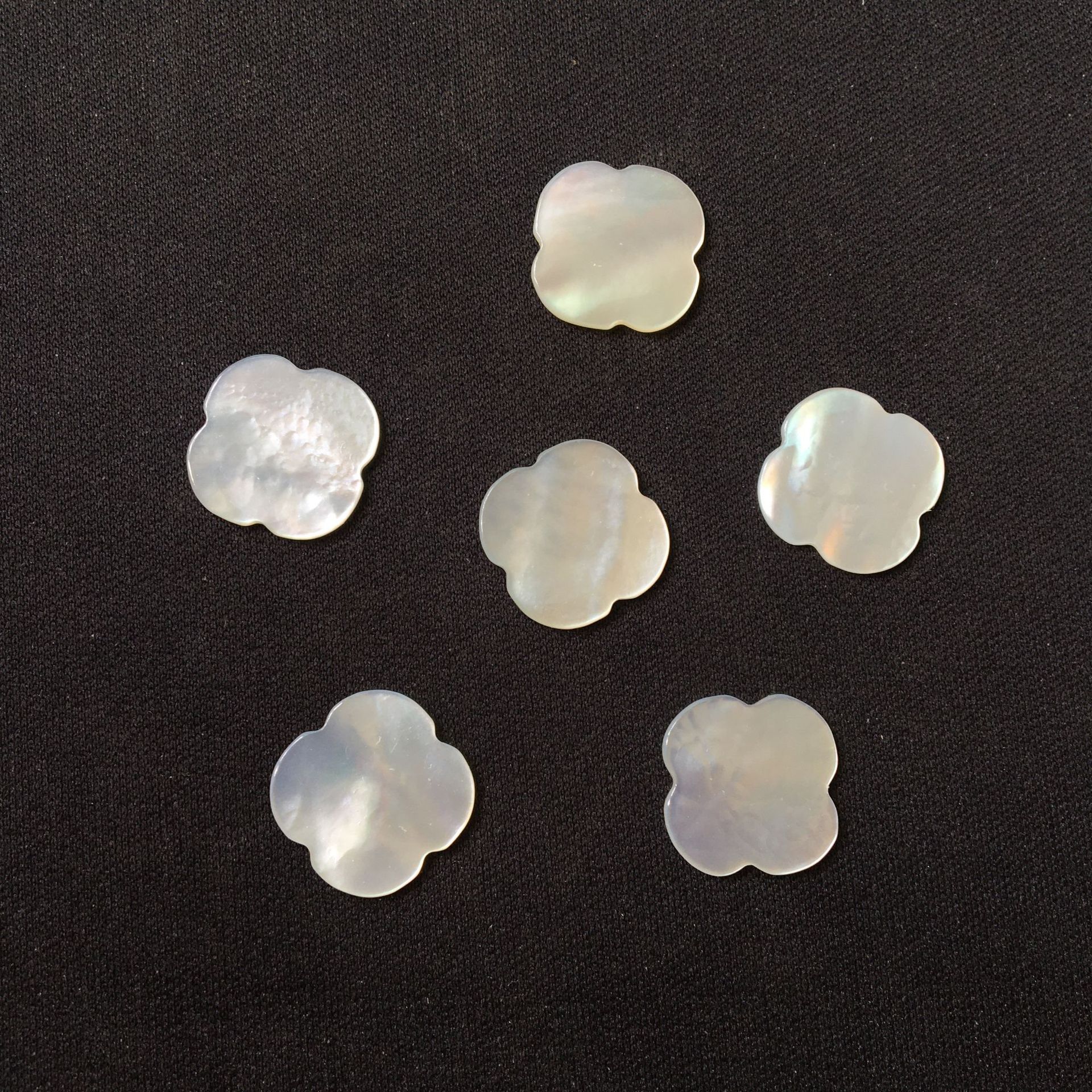 现货批发 白贝母四叶草 贝壳花形 双平面 半成品diy配饰