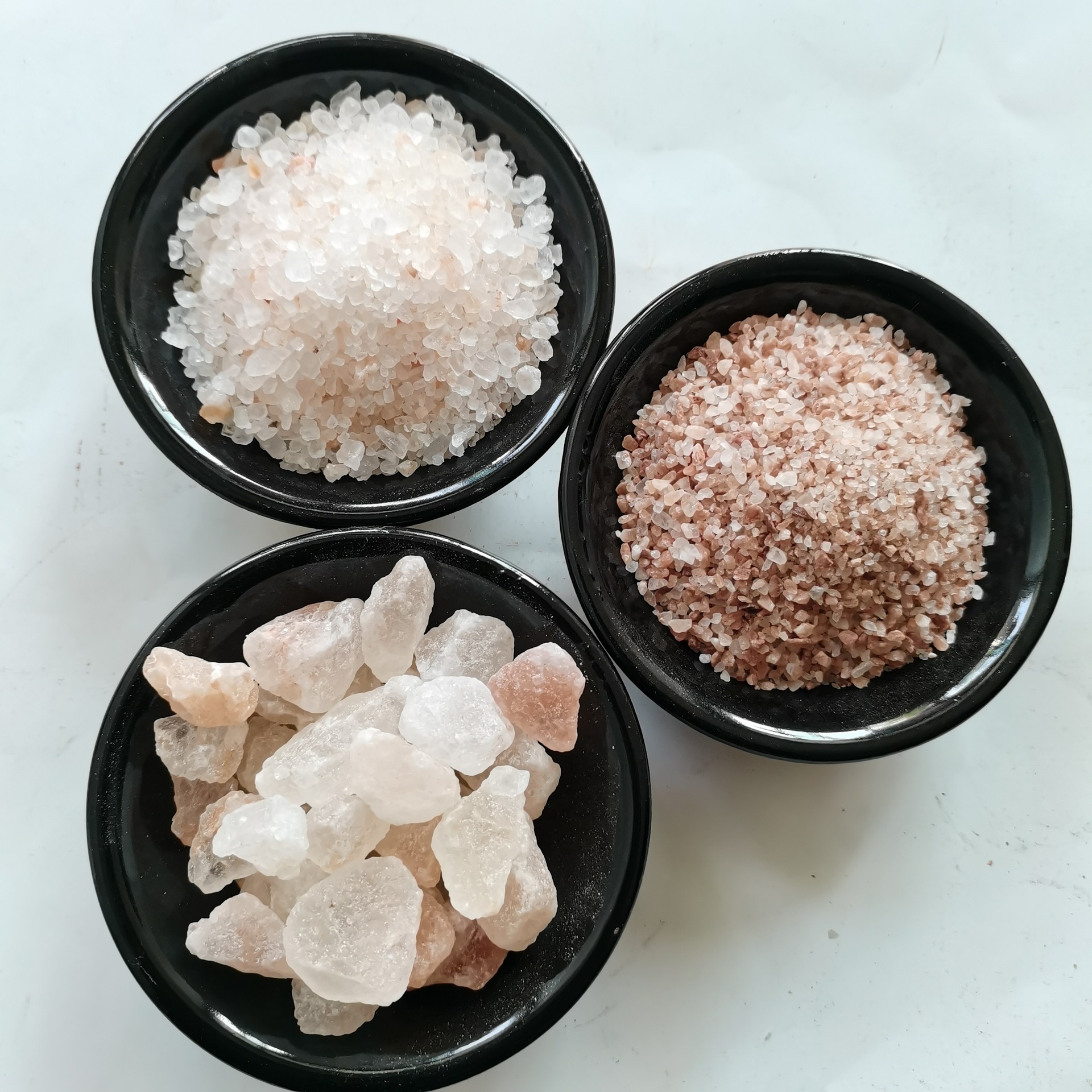 喜马拉雅盐块盐砂盐颗粒汗蒸房沐浴用喜马拉雅矿物盐装饰品盐灯