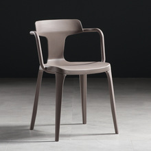 北欧休闲椅子餐厅现代简约懒人塑料椅子白色时尚办公书桌椅靠背凳