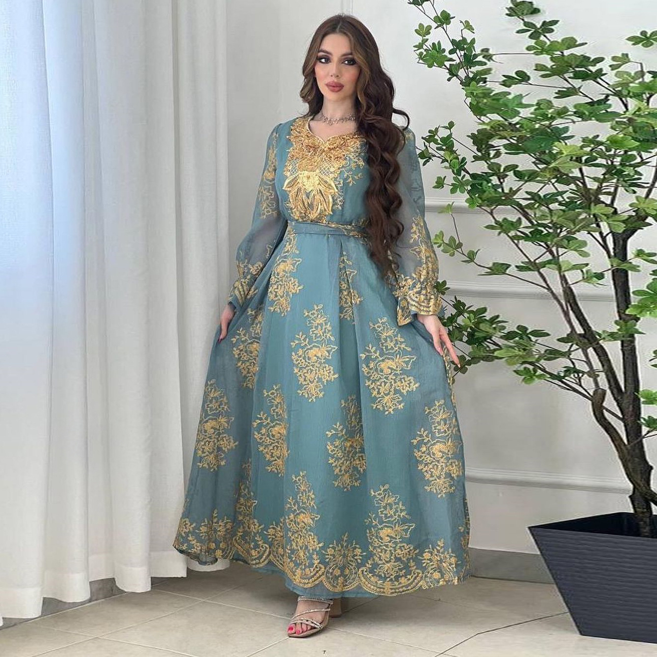 Ab312 2023 Arab Dubai Embroidery Applique Dress Muslim Party Dinner Robe