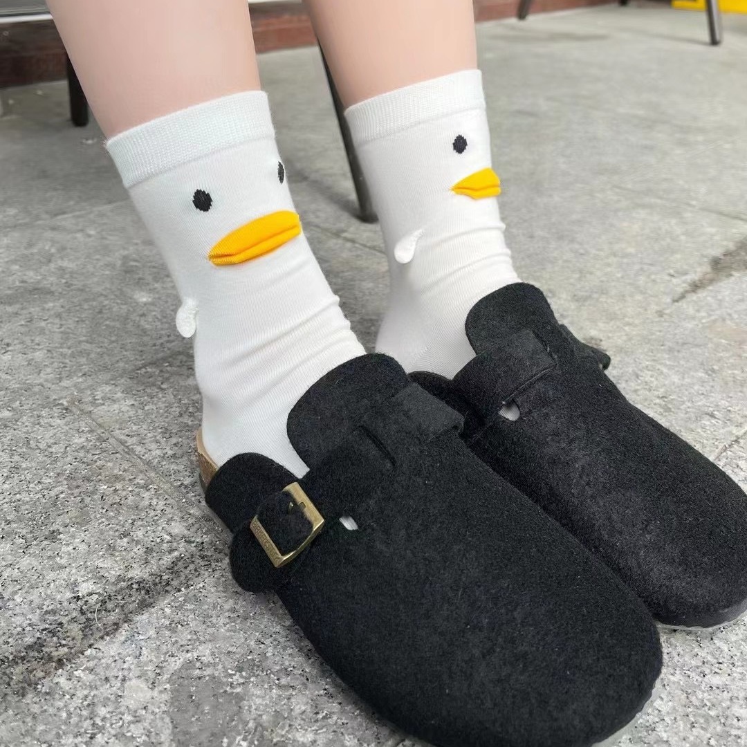 卡通小黄鸭热卖网红爆款少女可爱袜子 中筒舒适百搭外穿ins袜子女