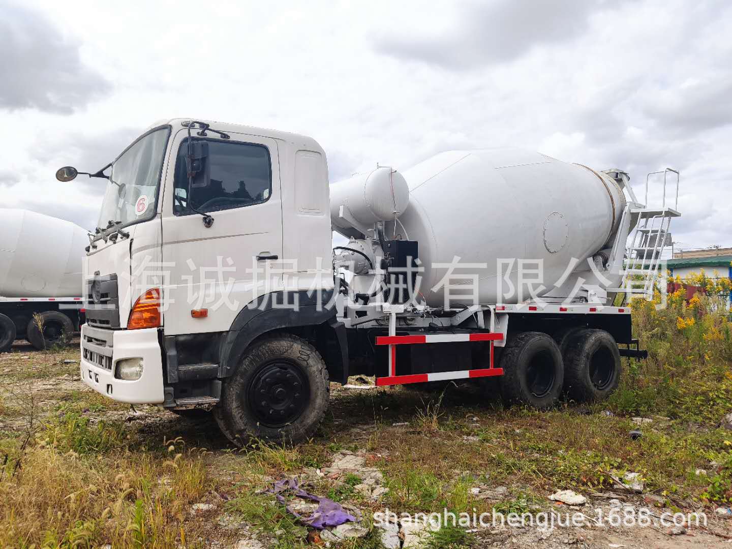 大混凝土搅拌罐车水泥罐车混凝土搅拌车二手日野700