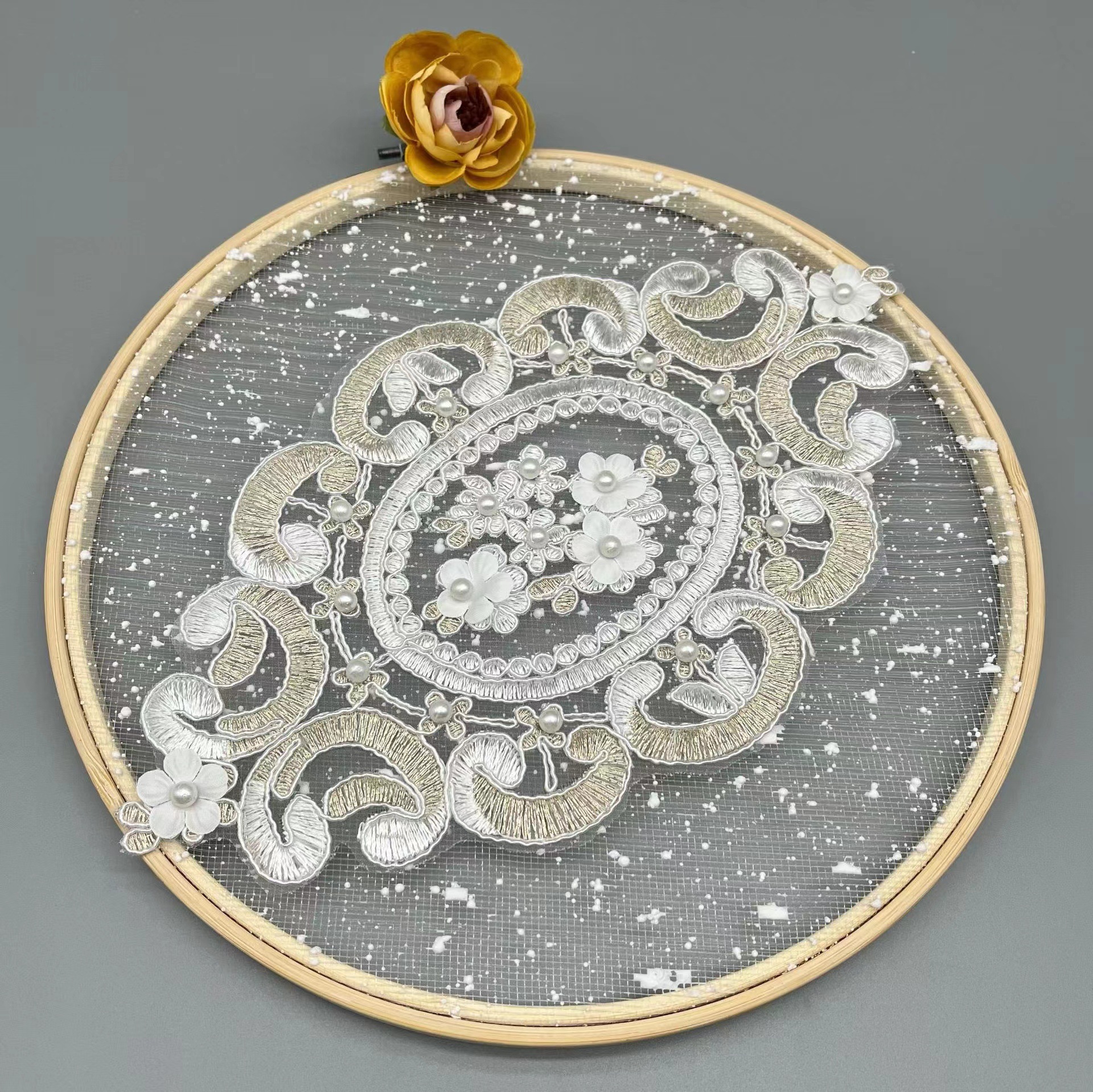 网布蕾丝刺绣小花珍珠布贴 礼服童装窗帘帘头装饰抱枕靠枕辅料