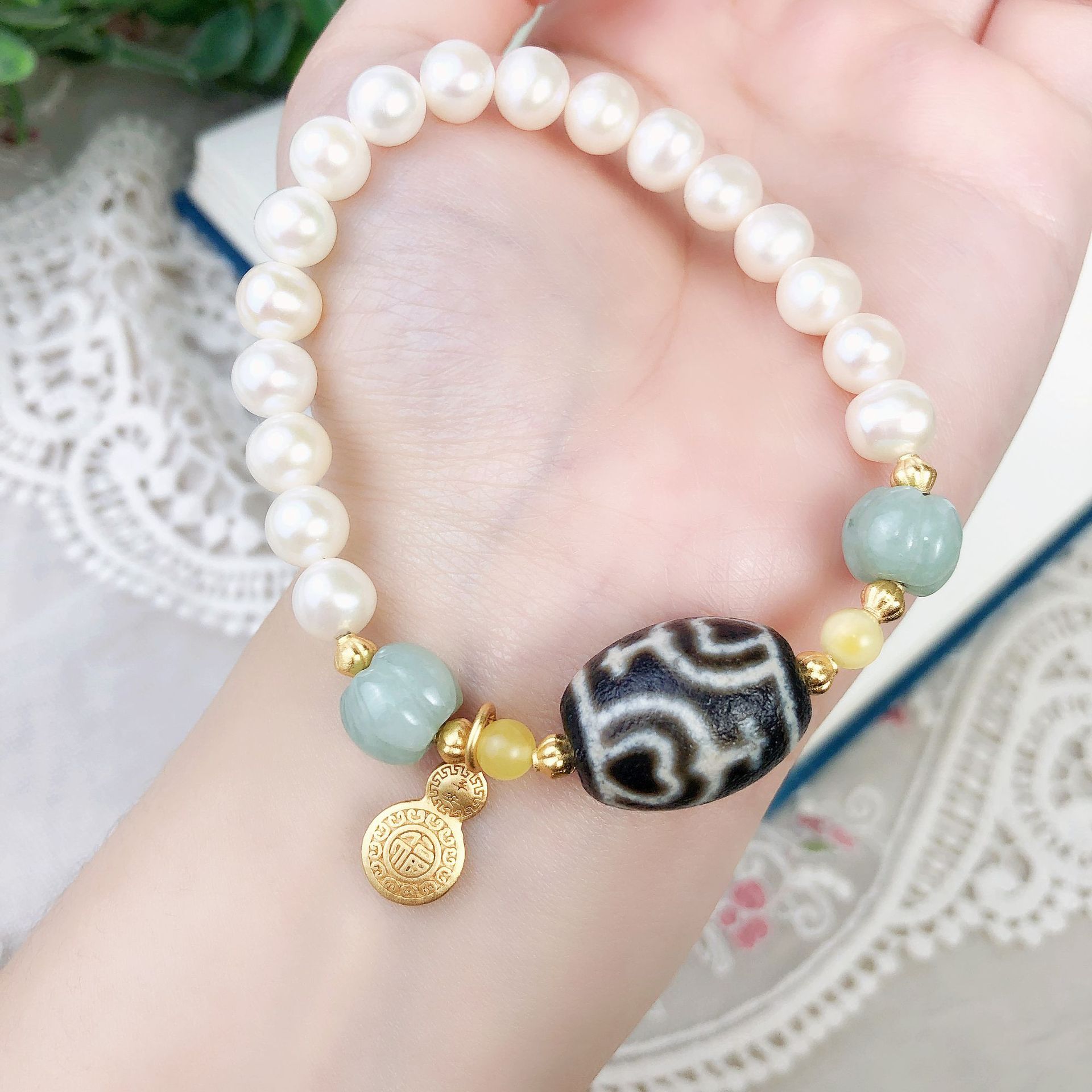 高级感天然淡水珍珠翡翠南瓜蜜蜡天珠手链女小众设计手串手工饰品